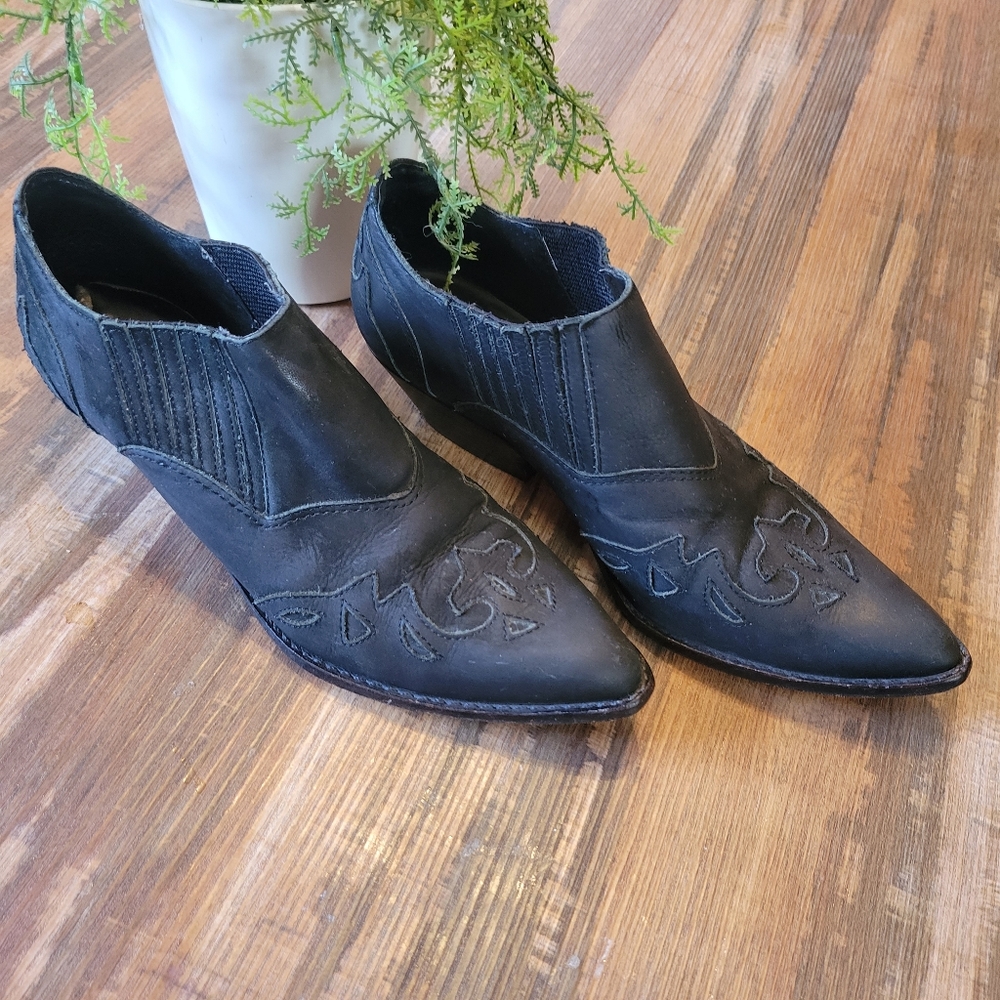 Women's Circle S Black Leather Suede Booties- Corral- Sz 7